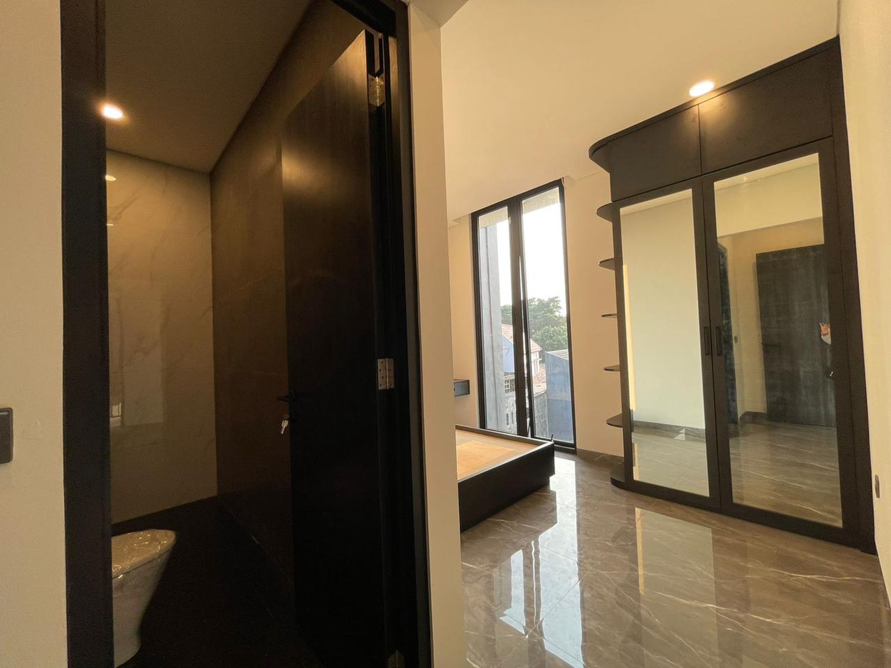 Dijual rumah Brand New dan mewah di Cilandak