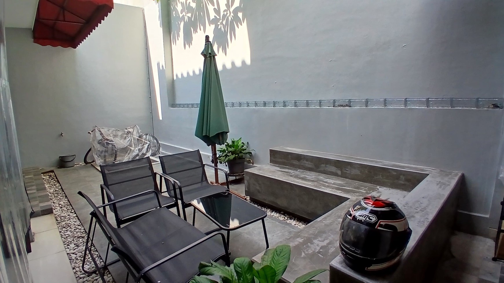 Rumah keren dijual di Puri Cinere, letak Strategis, di perumahan yg bagus