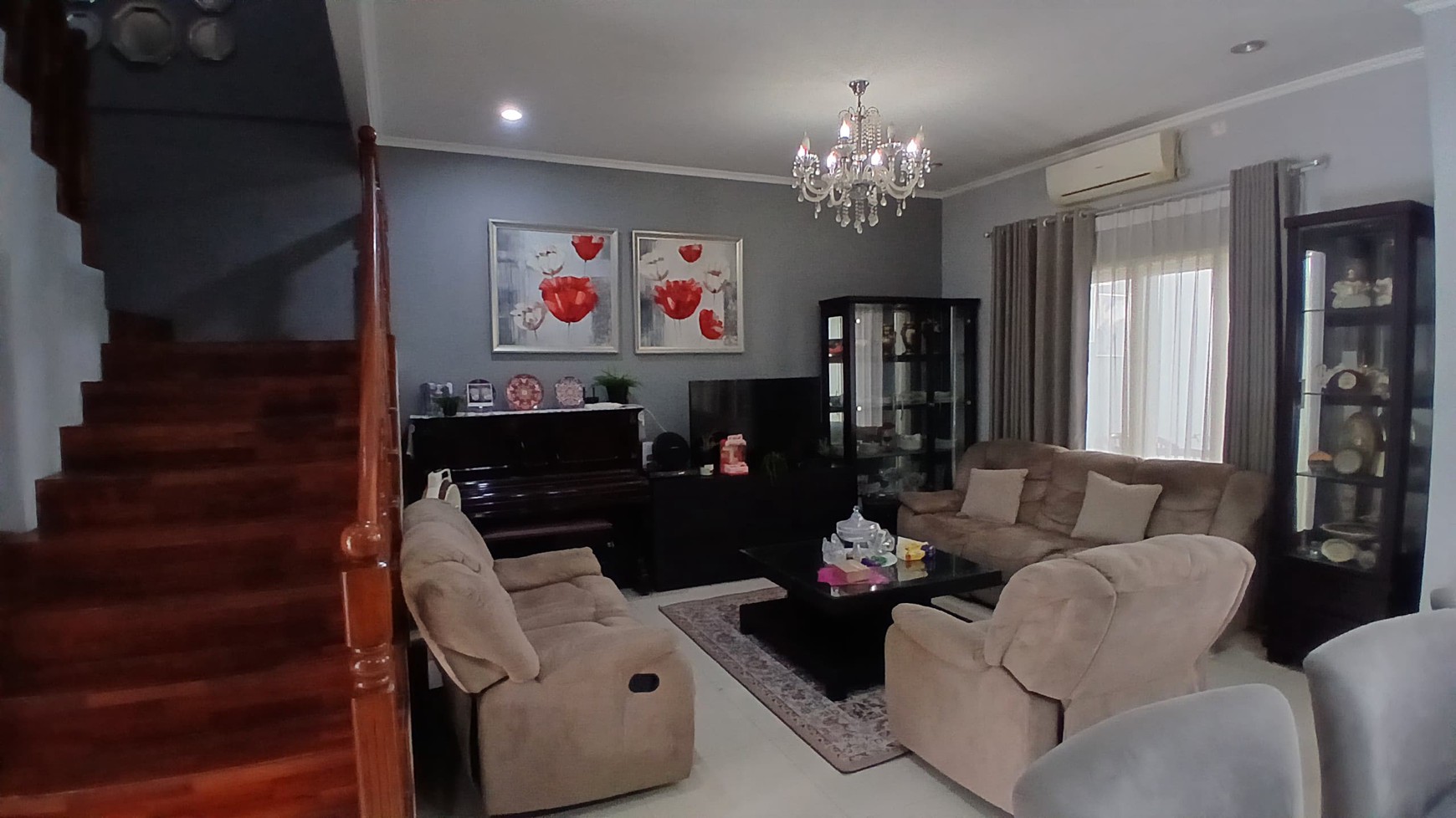 Rumah keren dijual di Puri Cinere, letak Strategis, di perumahan yg bagus