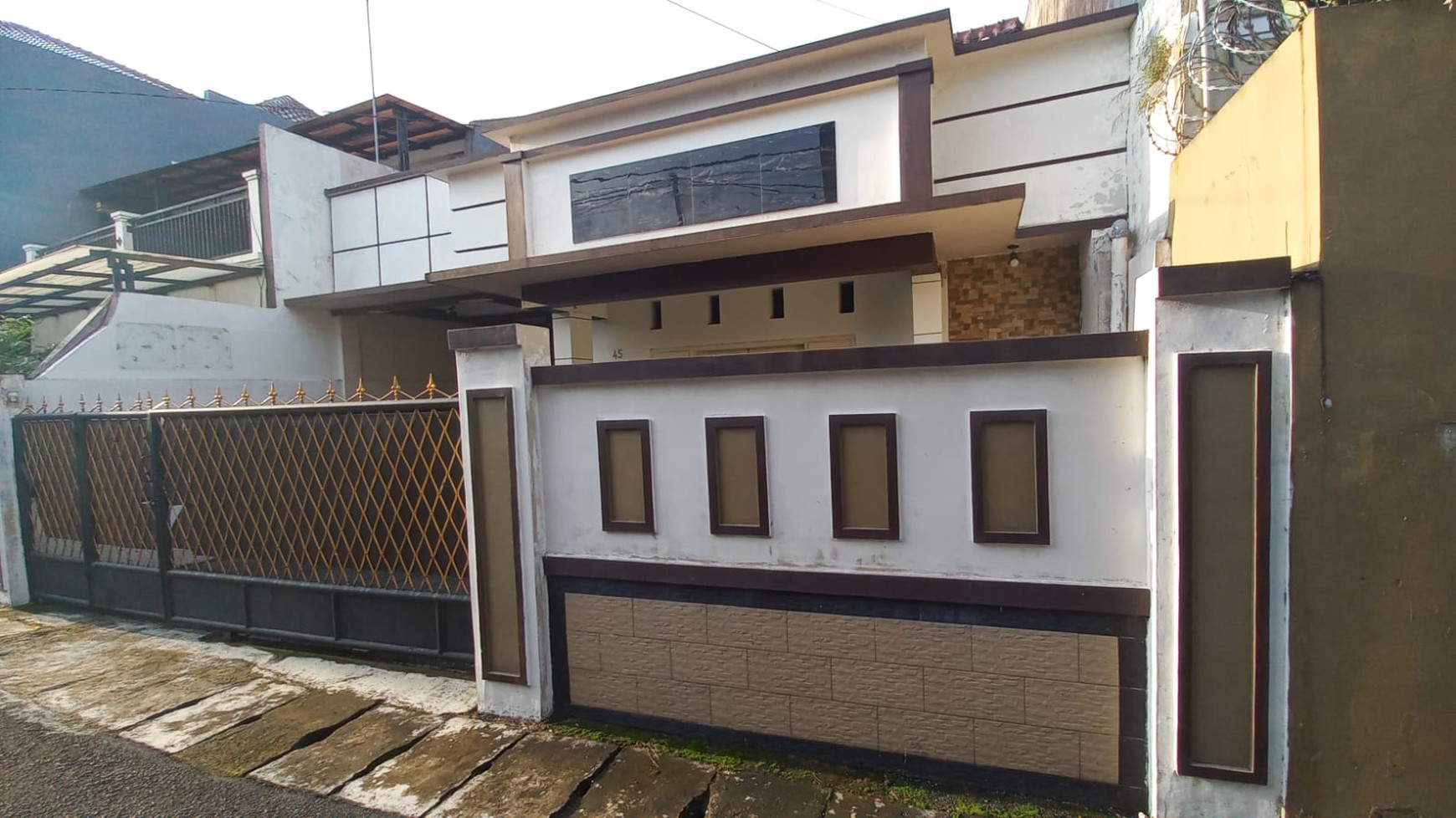 Jual Rumah Tebet Timur tingkat 2 letak strategis
