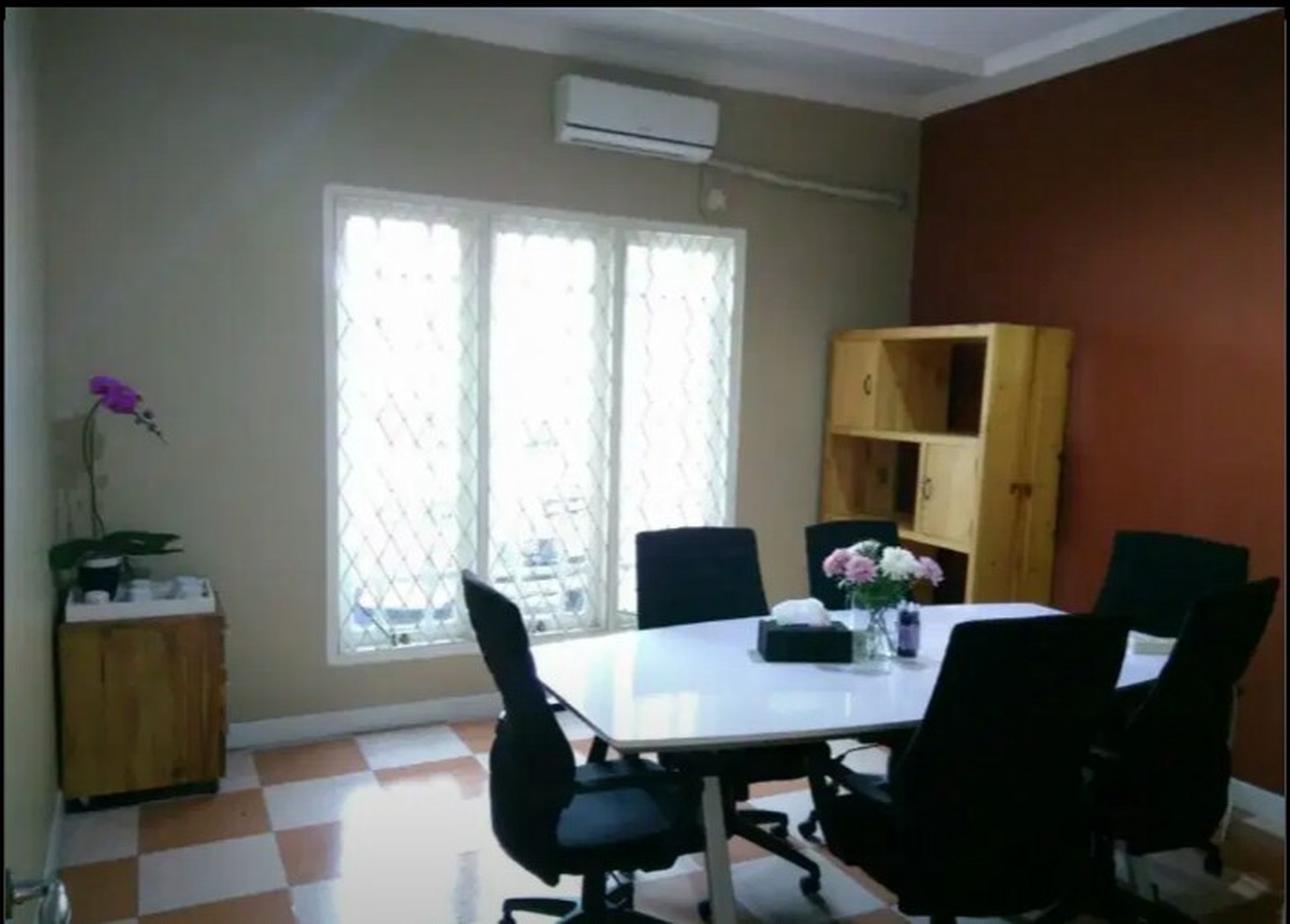 Jual Rumah Tebet Timur tingkat 2 letak strategis