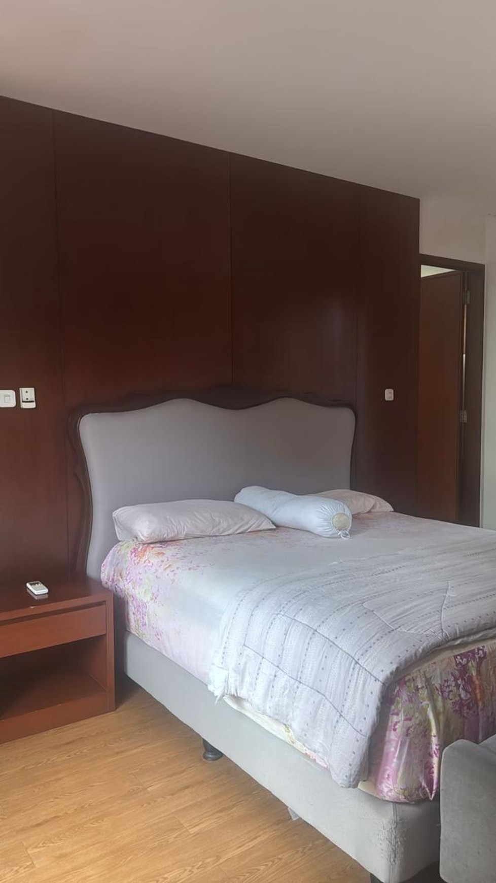 RUMAH DI CLUSTER EXCLUSIVE MENTENG BINTARO