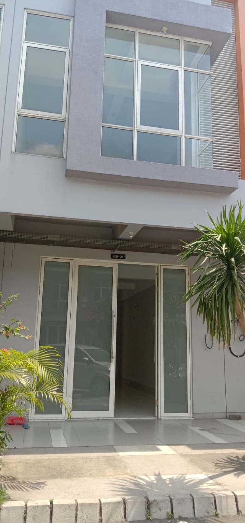 Disewakan Ruko Strategis 2 lantai Victoria Main Street Grand Pakuwon