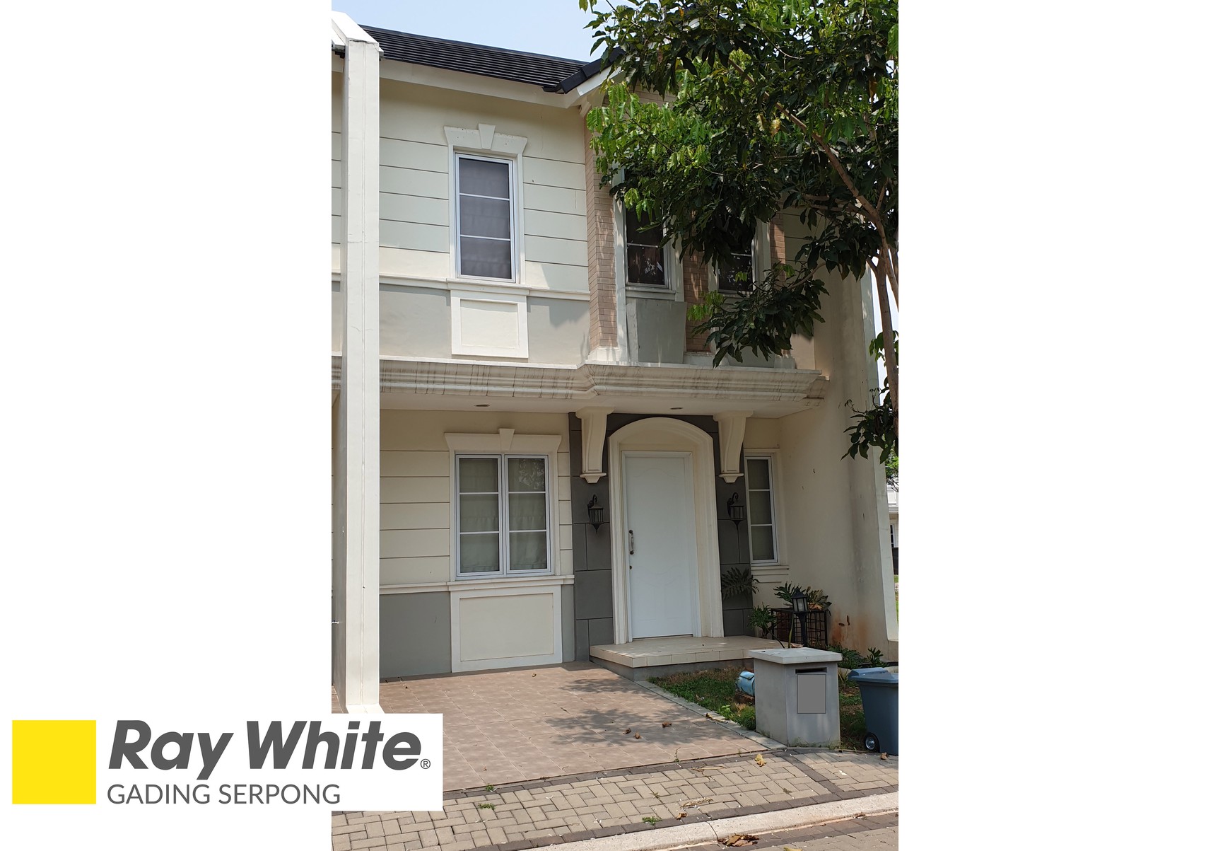 DISEWAKAN Rumah Bagus dan Murah di Cluster Azura, Vanya Park, BSD City