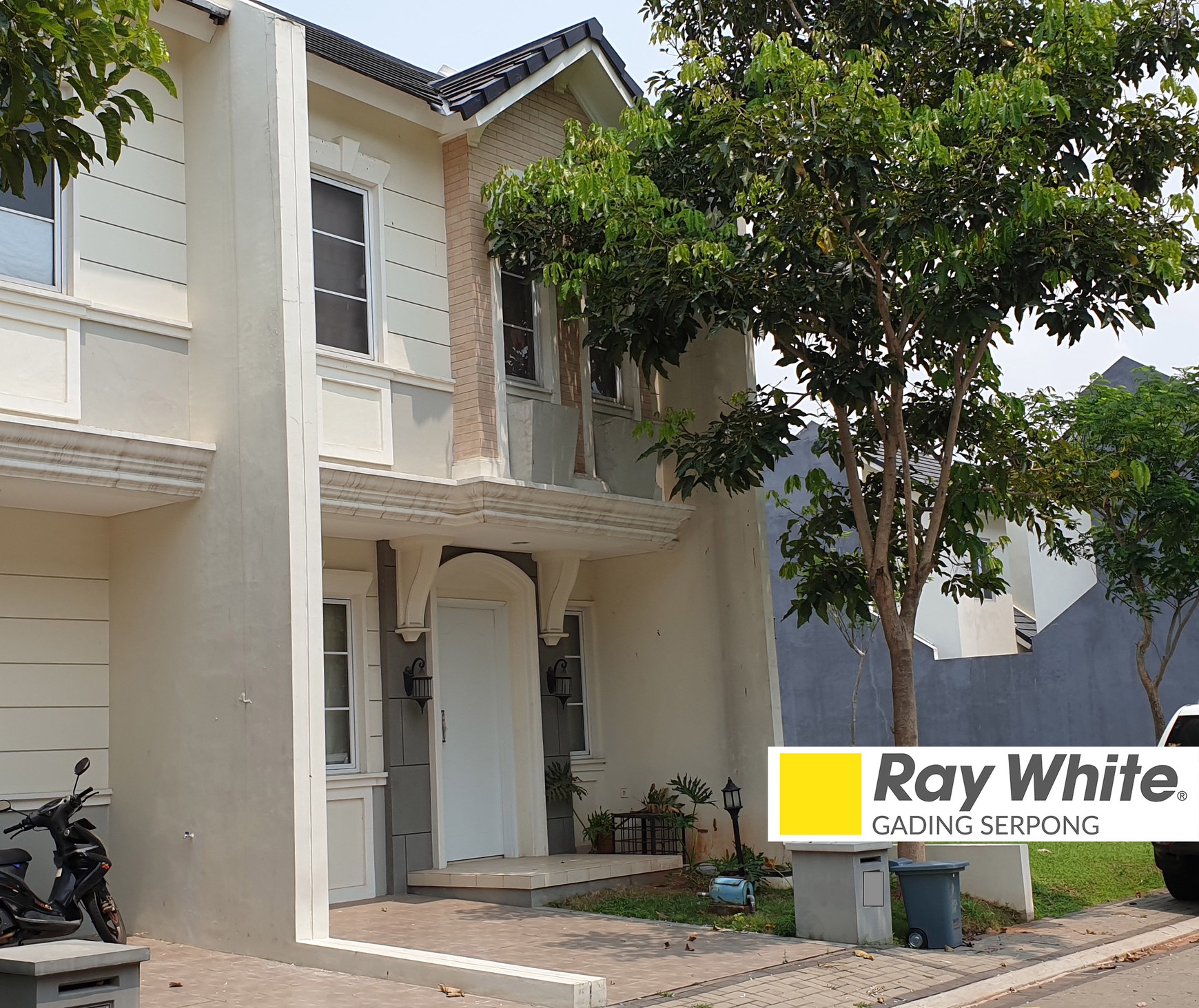 DISEWAKAN Rumah Bagus dan Murah di Cluster Azura, Vanya Park, BSD City