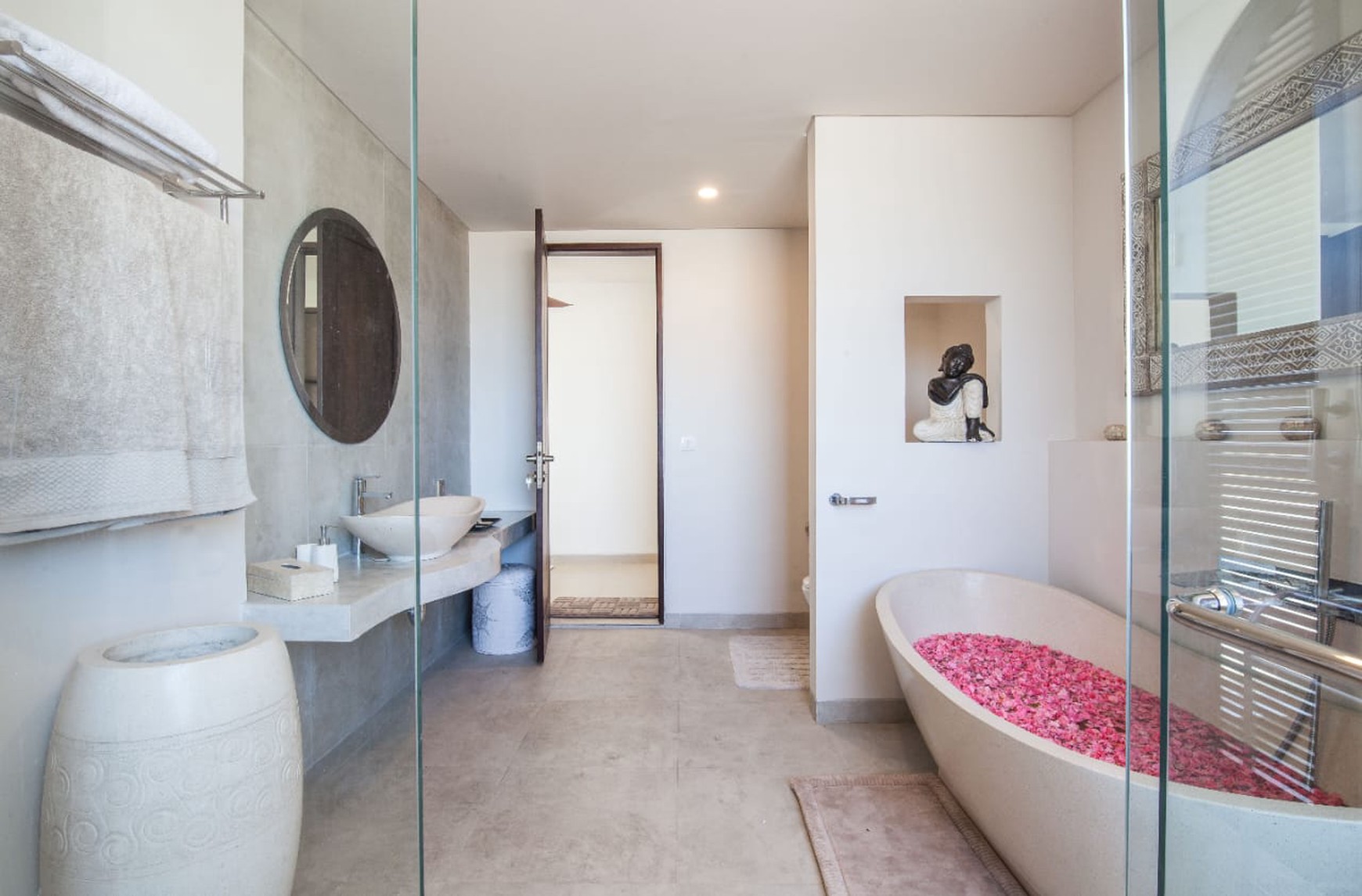 Leasehold - Elegant Leasehold Villa in Bali's Prime Ungasan Area with ocean view