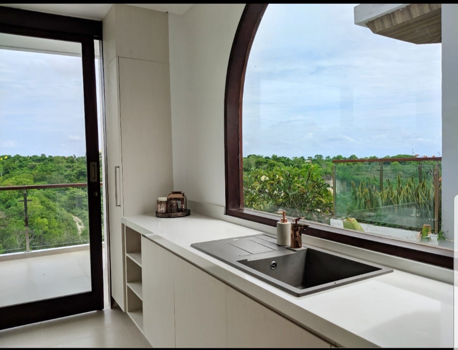Leasehold - Elegant Leasehold Villa in Bali's Prime Ungasan Area with ocean view