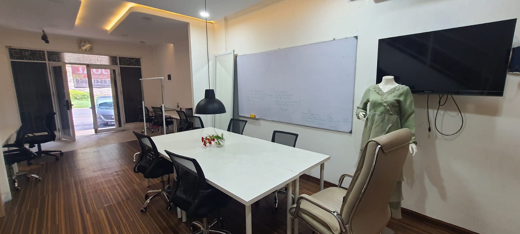 Ruko Untuk Ruang Kantor Di Kota Wisata, Cibubur