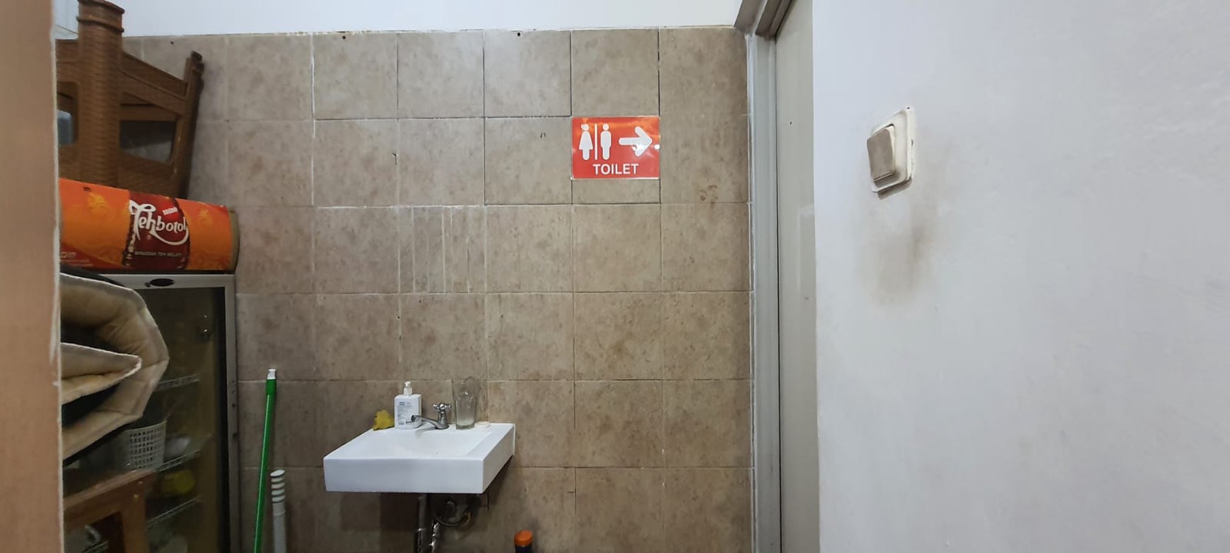 Ruko Untuk Ruang Kantor Di Kota Wisata, Cibubur