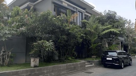 Rumah Mewah Semi Furnish DalamPerum Taman Palagan Asri Ngaglik Sleman