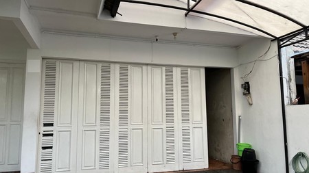 Rumah luas, 2 lantai lokasi strategid di Pasar Minggu- Jaksel