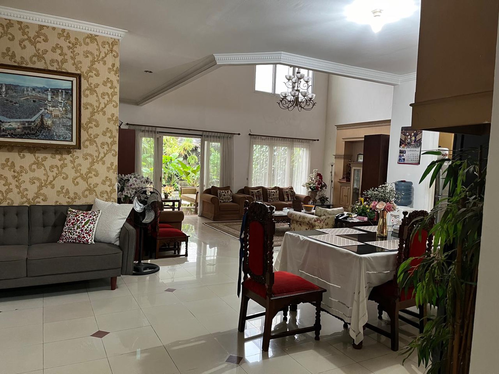 Rumah luas, 2 lantai lokasi strategid di Pasar Minggu- Jaksel