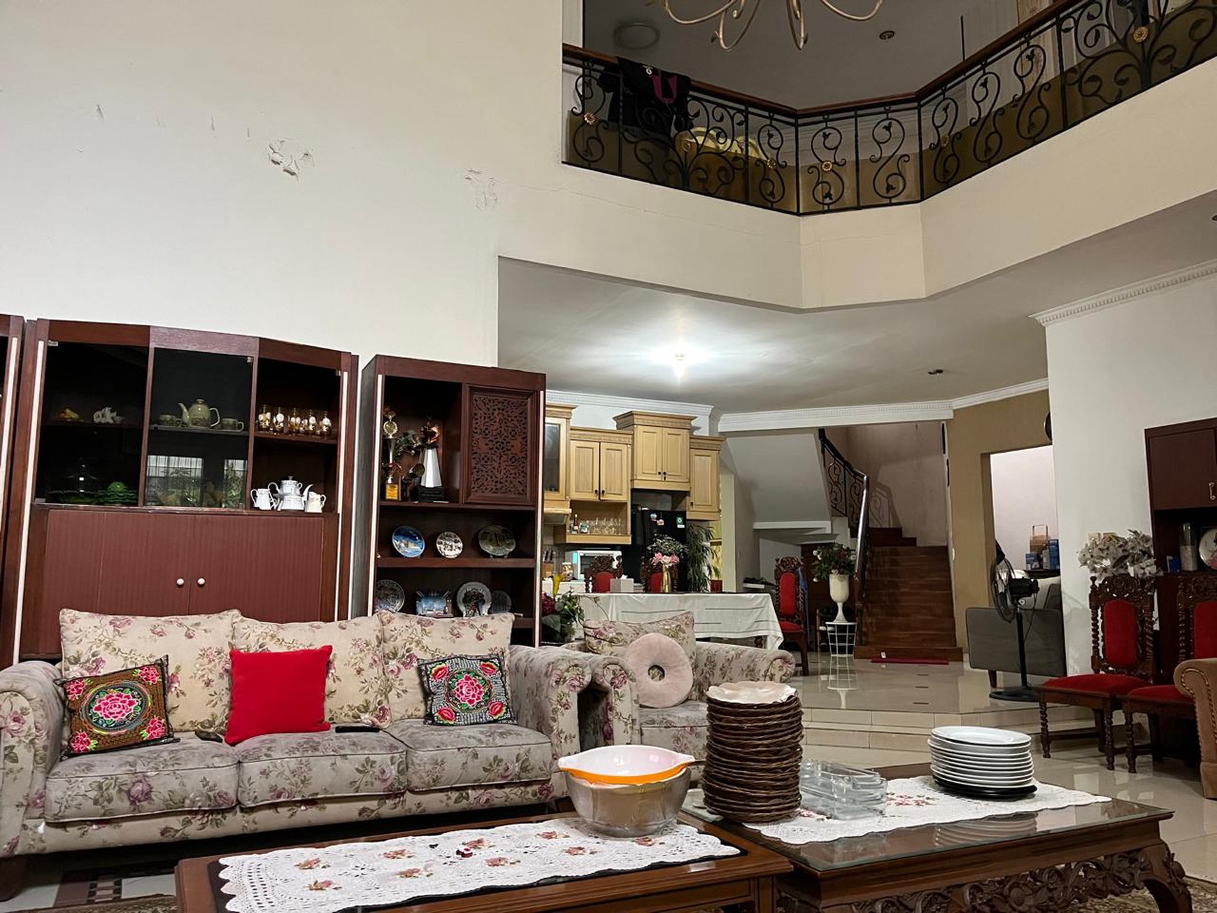 Rumah luas, 2 lantai lokasi strategid di Pasar Minggu- Jaksel