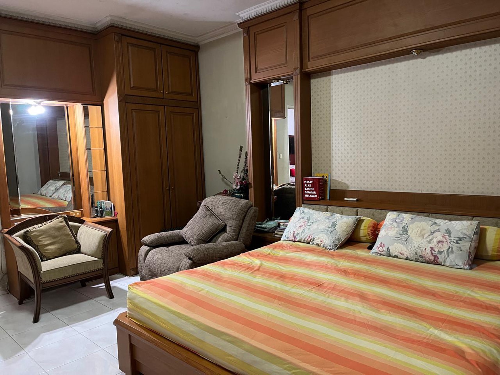 Rumah luas, 2 lantai lokasi strategid di Pasar Minggu- Jaksel