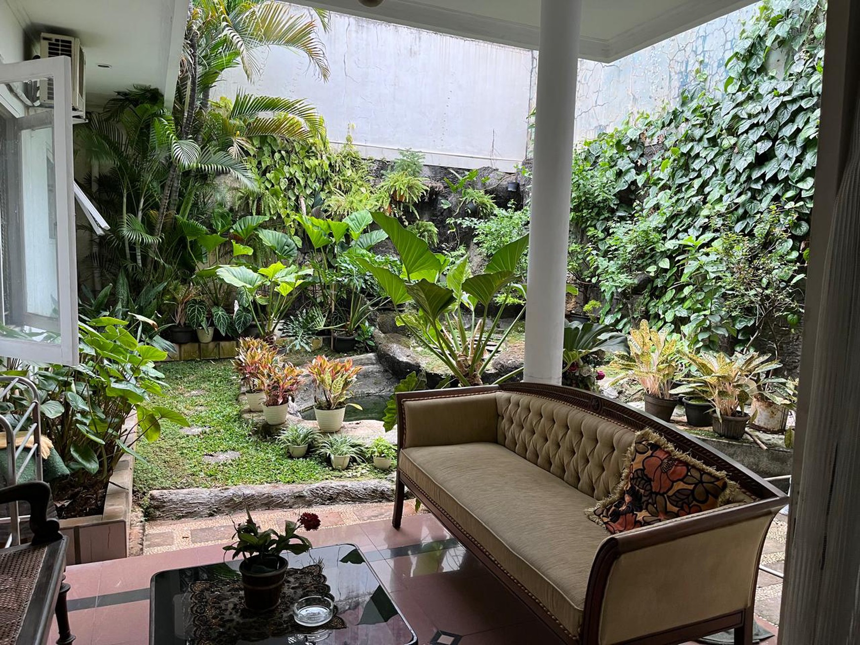 Rumah luas, 2 lantai lokasi strategid di Pasar Minggu- Jaksel