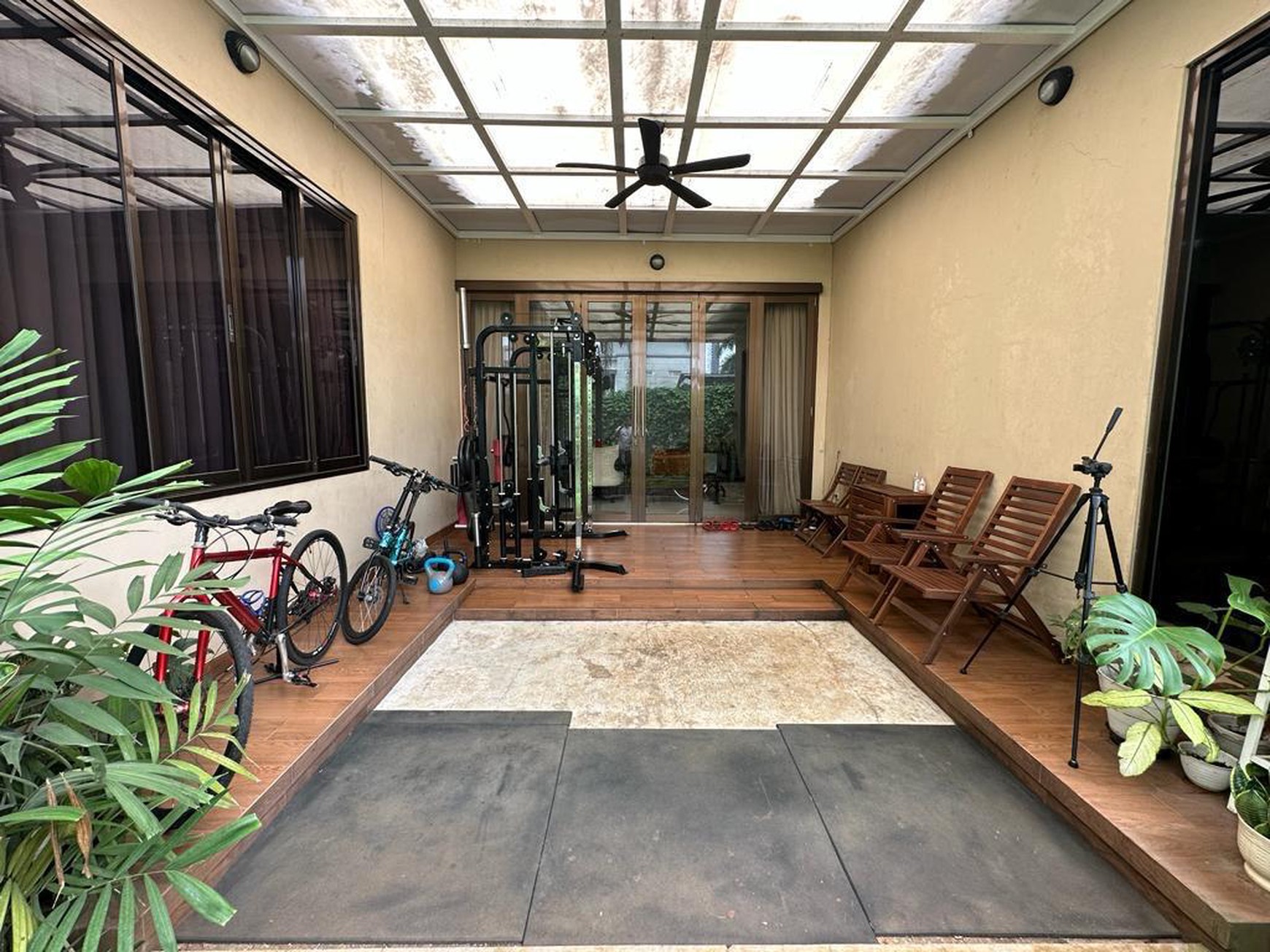 Dijual rumah di De Latinos Costa Rica BSD