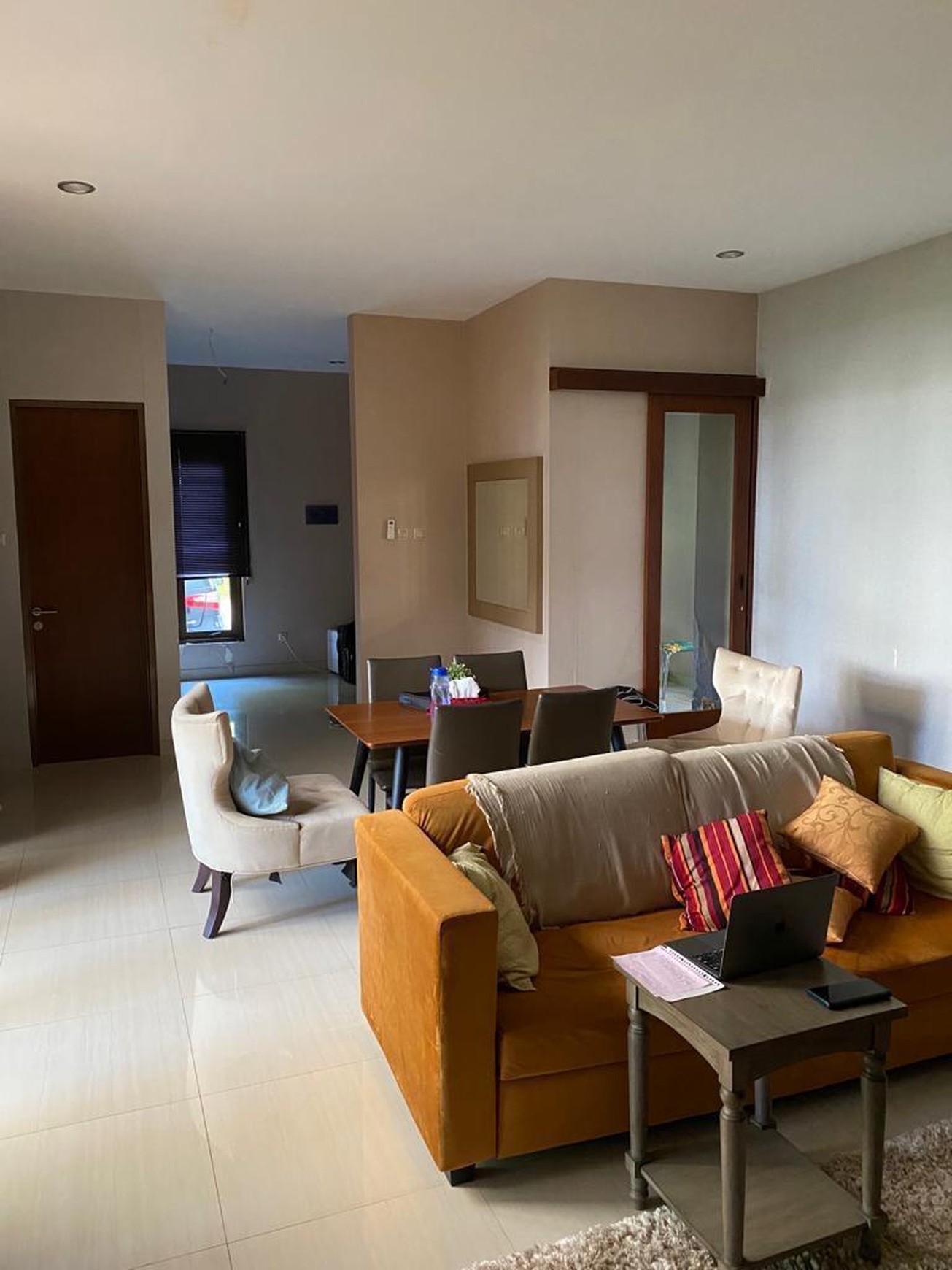 Dijual rumah di De Latinos Costa Rica BSD