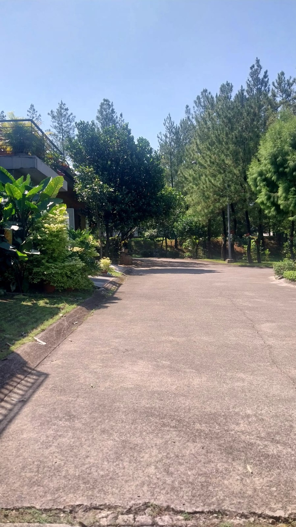 Dijual Rumah Mungil Dengan Halaman Luas di Sentul City, Bogor