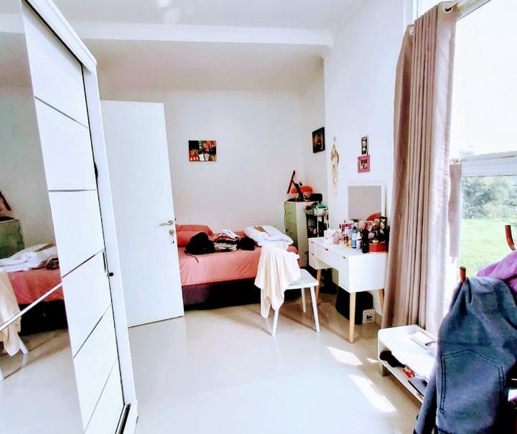 Rumah 3 Lantai Fully Furnished Kompleks Modern Hills Pondok Cabe