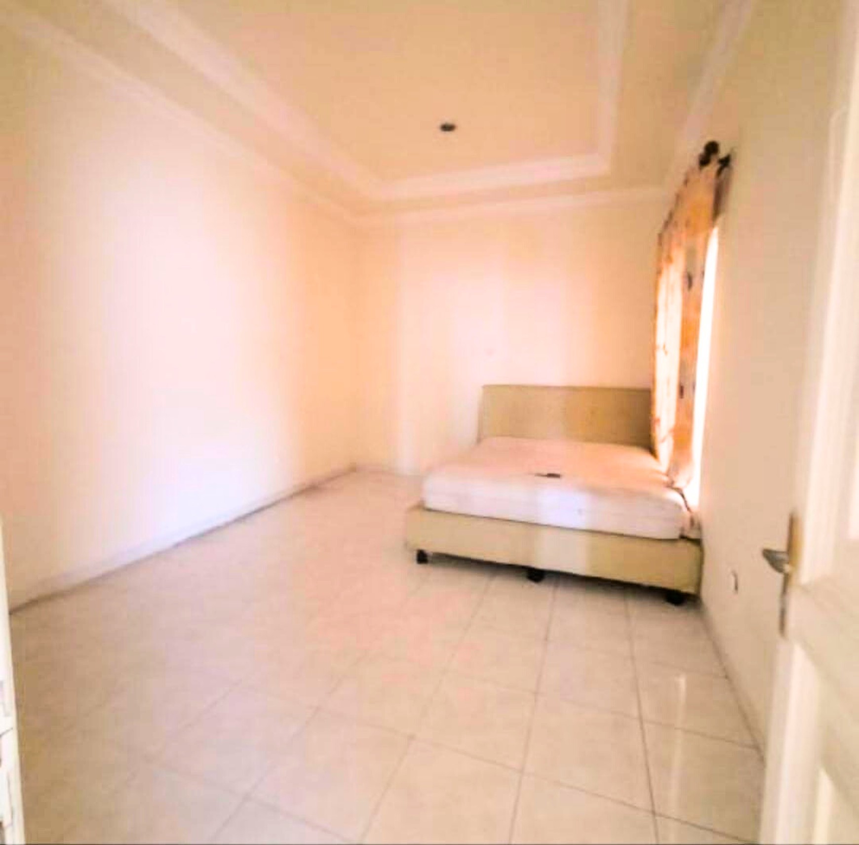 Rumah dijual di Tenggilis