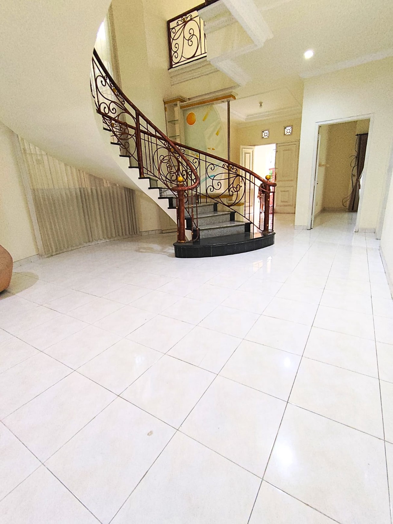 Rumah dijual di Tenggilis