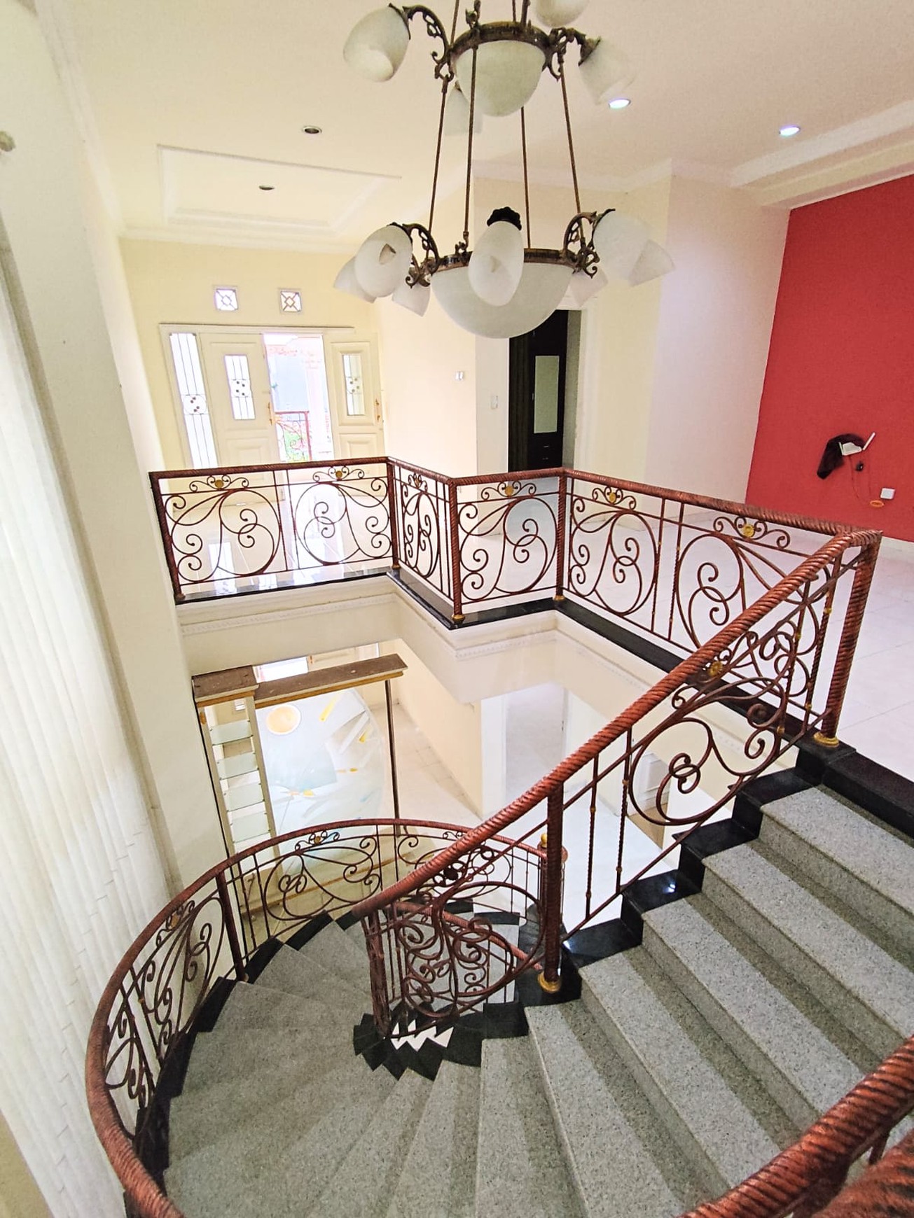 Rumah dijual di Tenggilis
