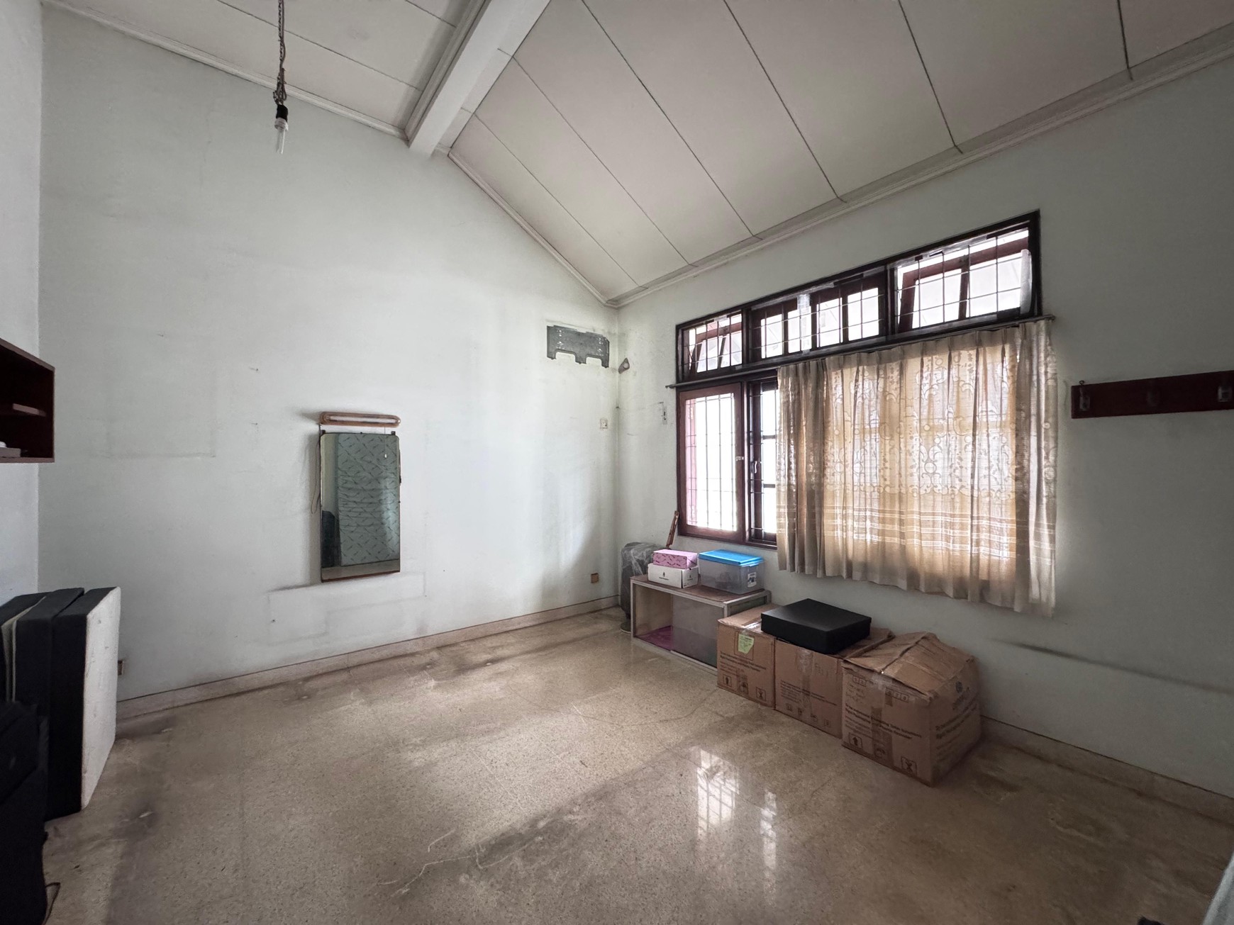 Rumah Area Kebon Jeruk Jakarta Barat Murah Dekat Binus
