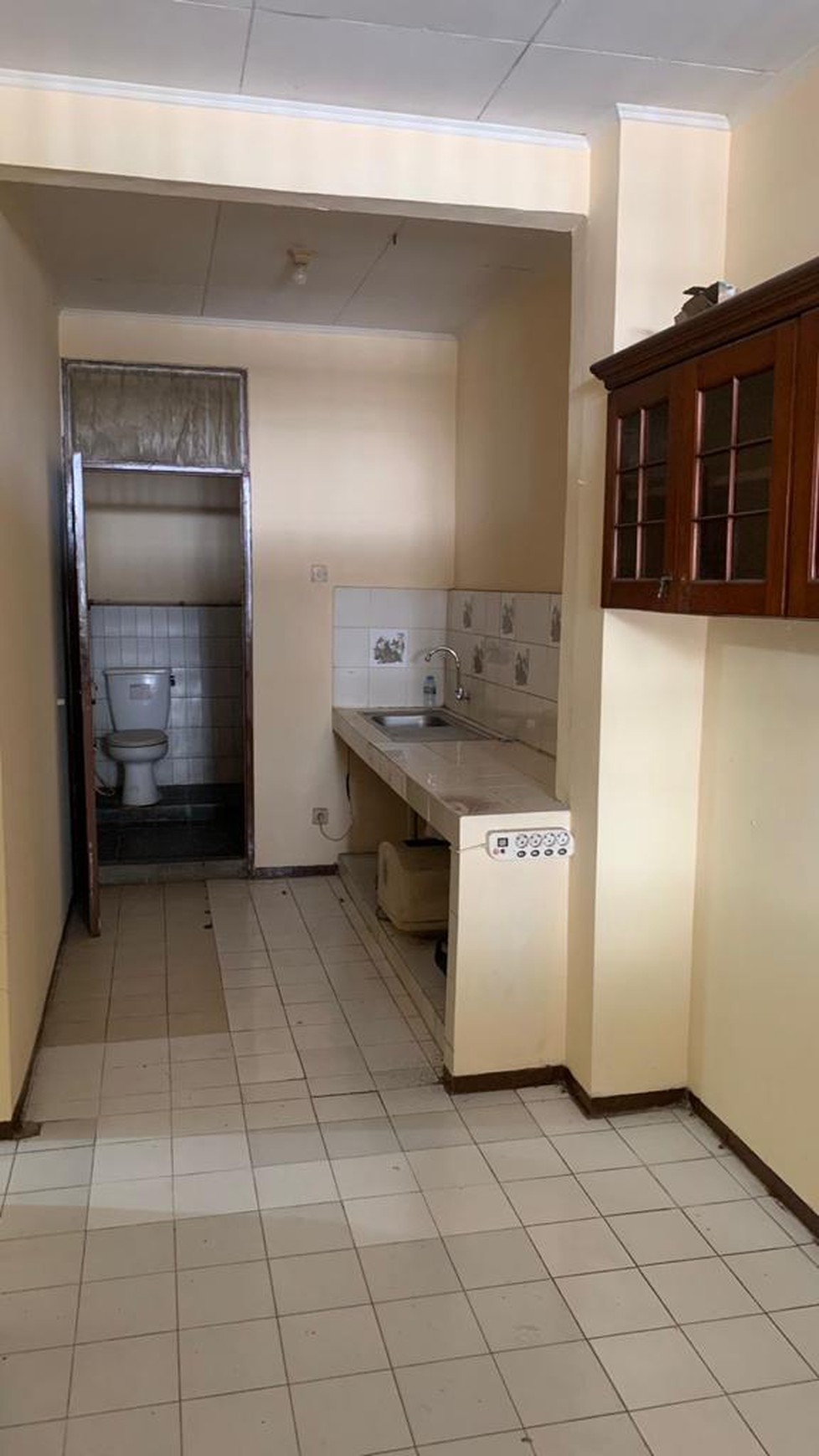 Rumah Strategis dengan Bangunan Kokoh @Kepodang, Bintaro.