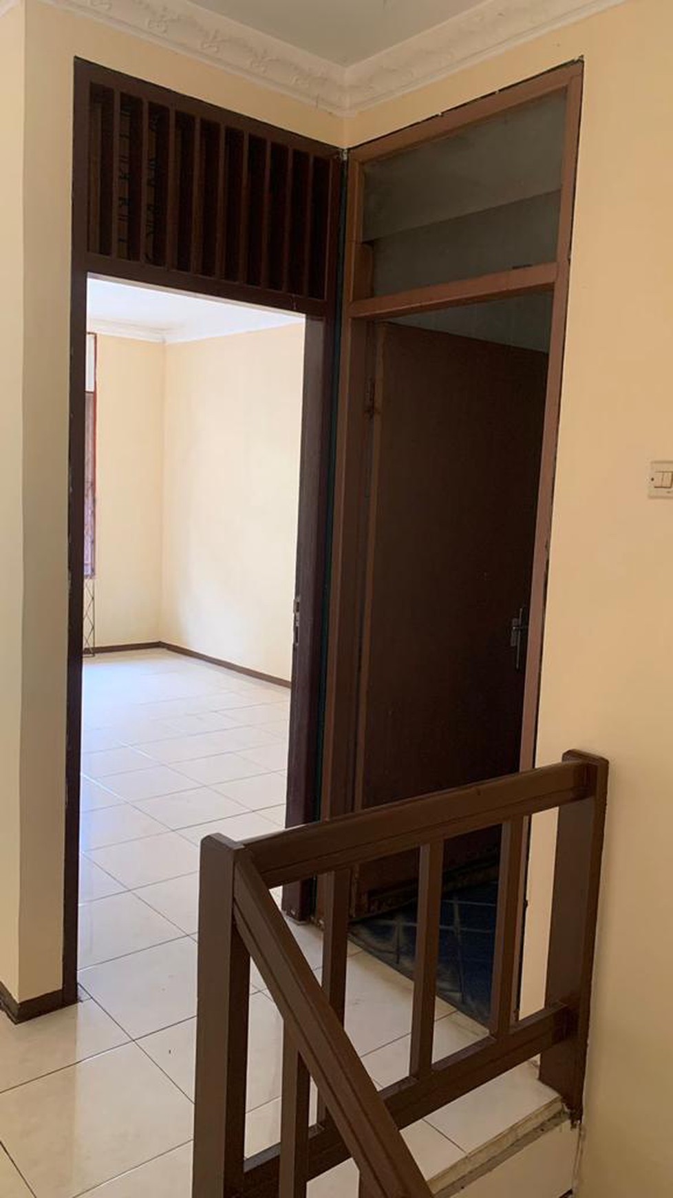 Rumah Strategis dengan Bangunan Kokoh @Kepodang, Bintaro.