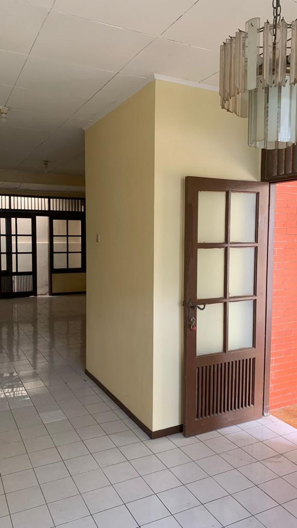 Rumah Strategis dengan Bangunan Kokoh @Kepodang, Bintaro.