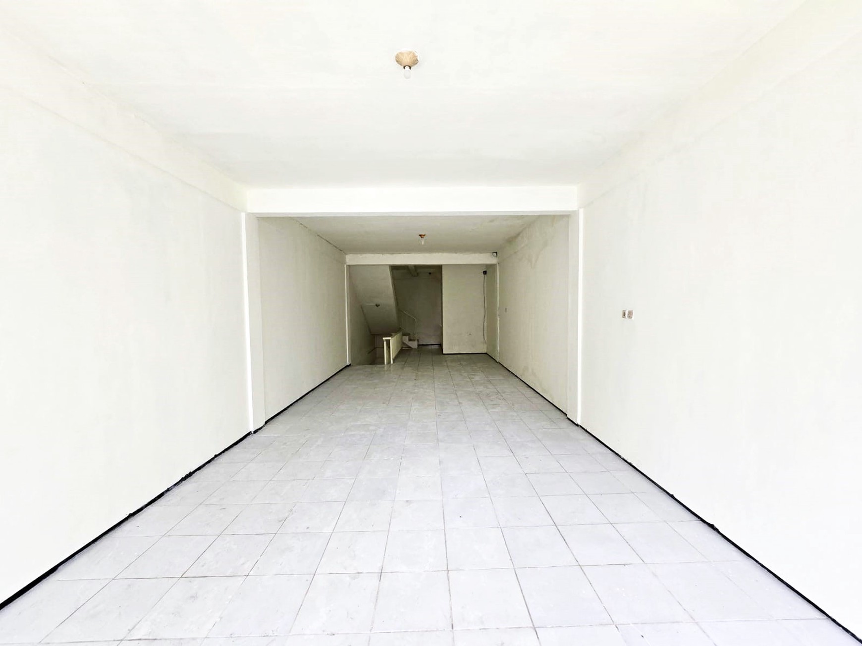 Ruko di Raya Jemursari Surabaya Selatan, 3 Lantai, Lokasi Strategis Aktif & Ramai, Nol Jalan Raya