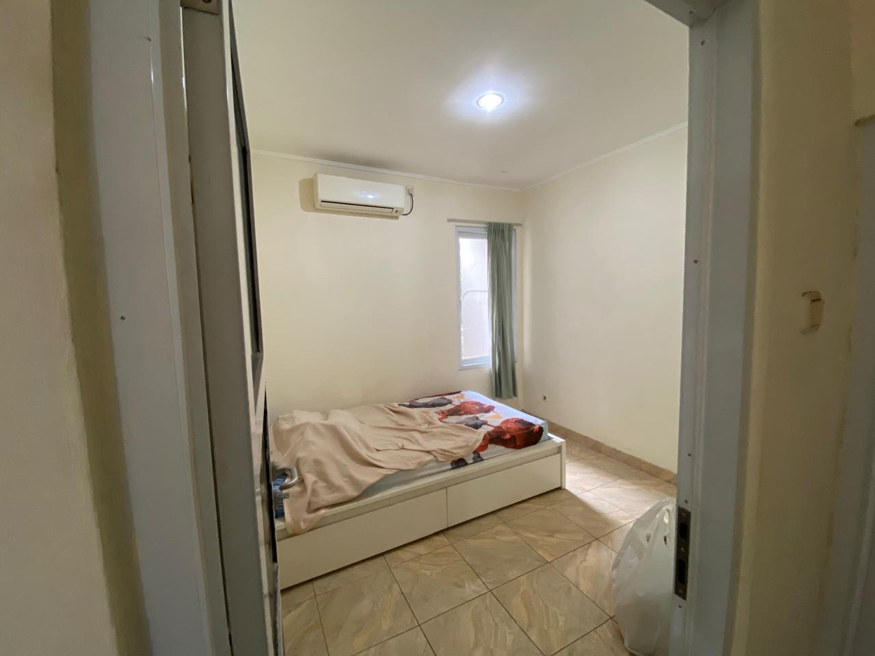 RUMAH ASRI, 2 LANTAI DI CLUSTER FAVORIT KOTA WISATA CIBUBUR