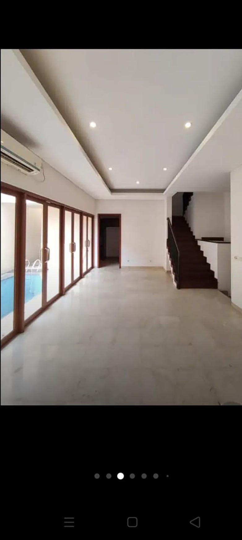 Rumah Siap Huni dengan Kolam Renang Pribadi diKemang, Jakarta Selatan