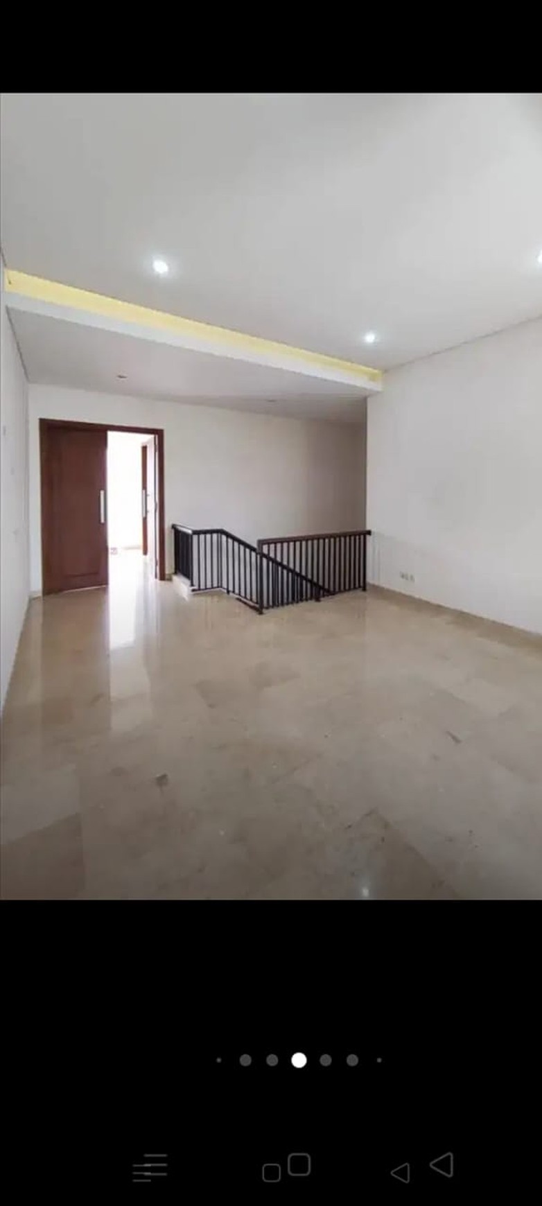 Rumah Siap Huni dengan Kolam Renang Pribadi diKemang, Jakarta Selatan
