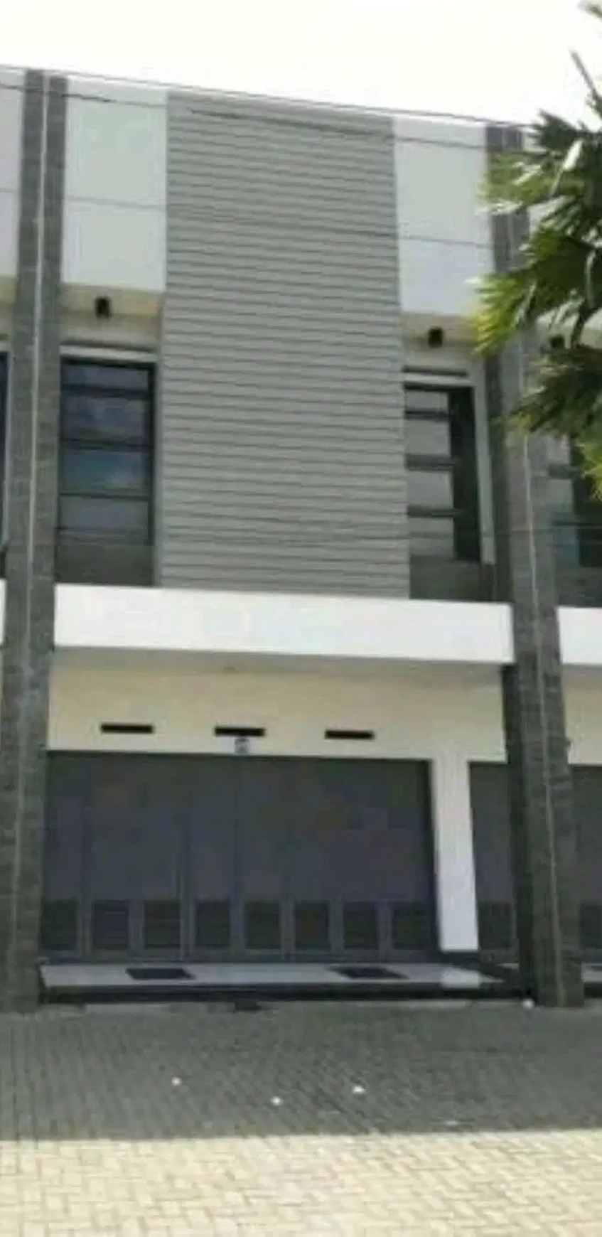 Ruko 2 lantai Lokasi Strategis