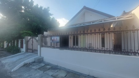 Disewakan rumah di Jemursari