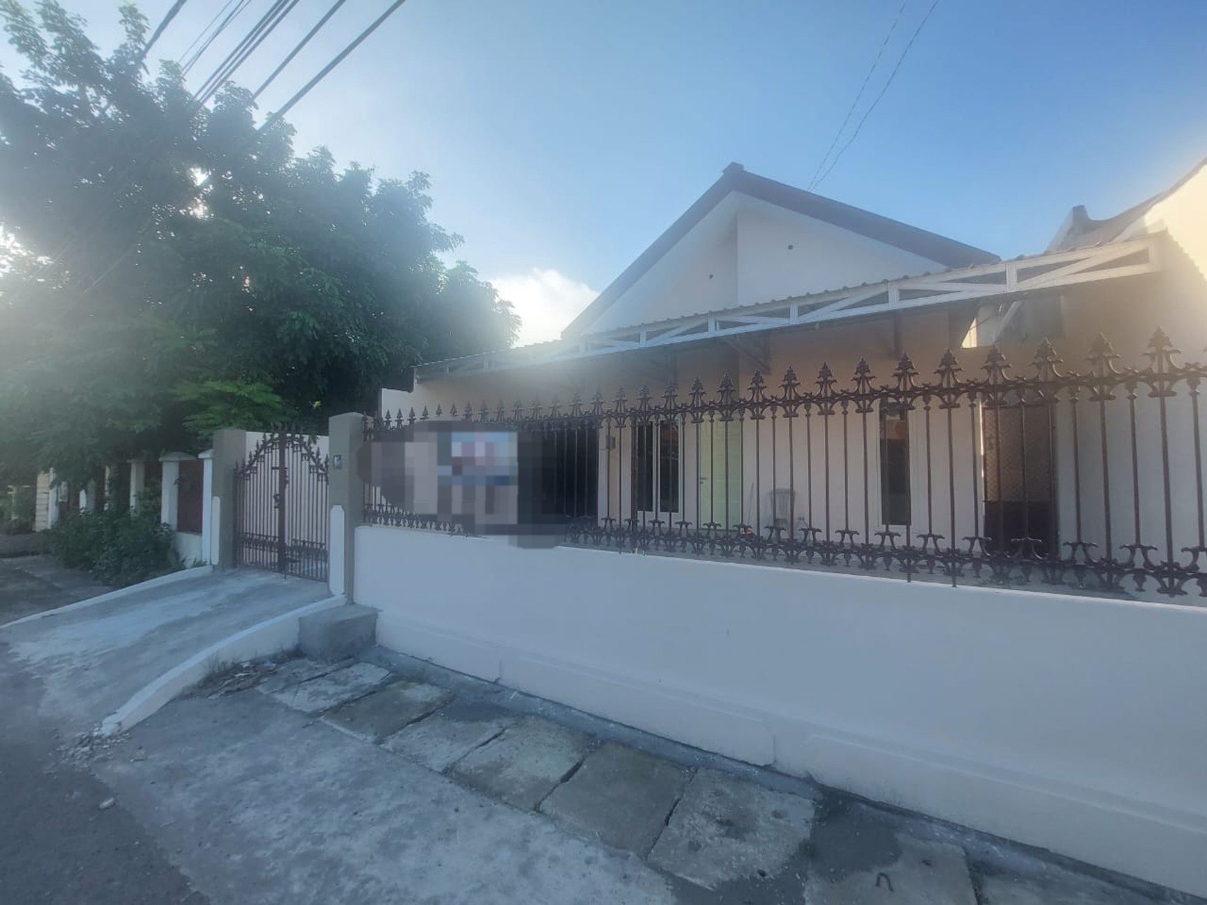 Disewakan rumah di Jemursari
