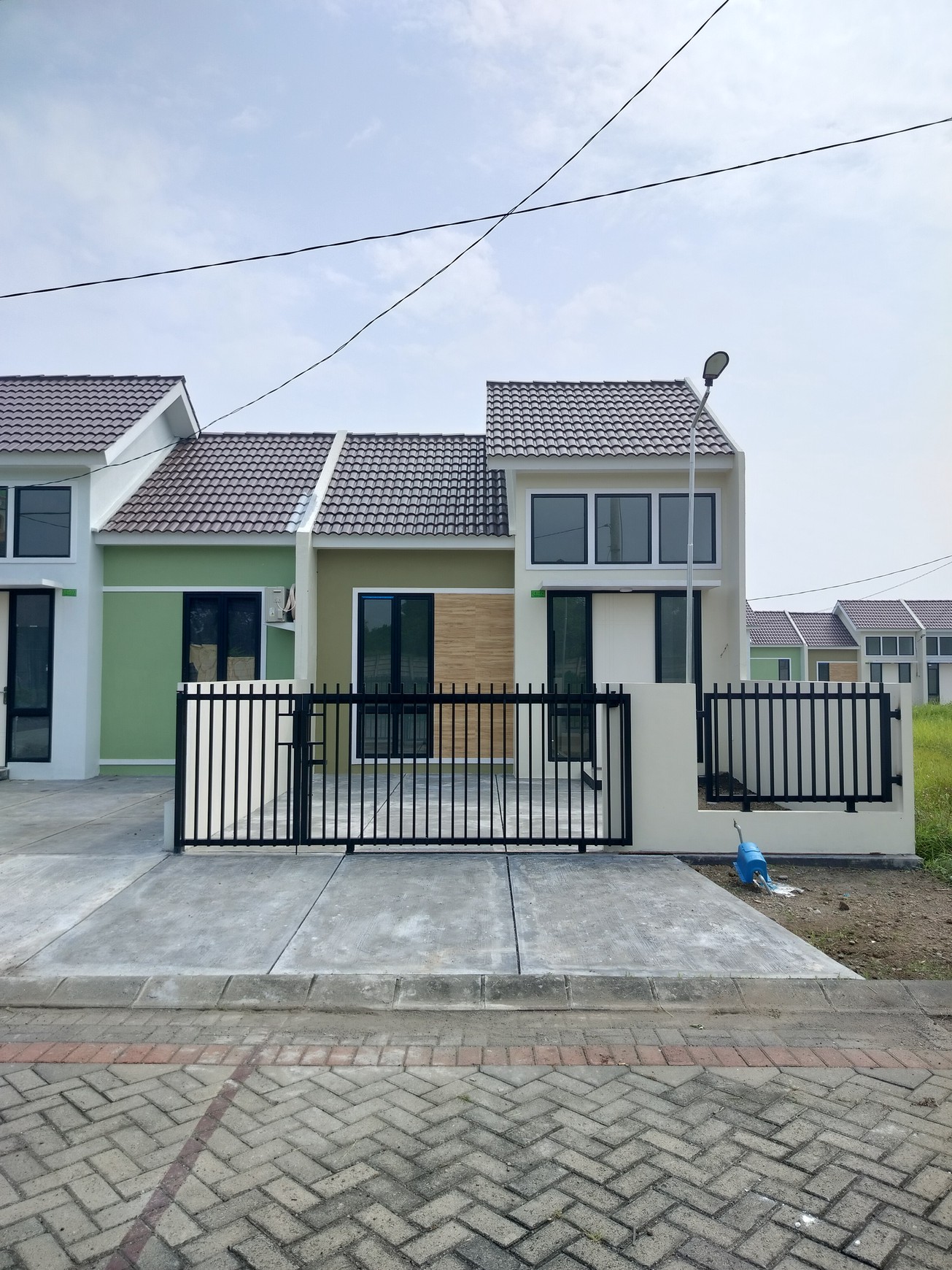 Dijual rumah 1 lantai O jln Menganti