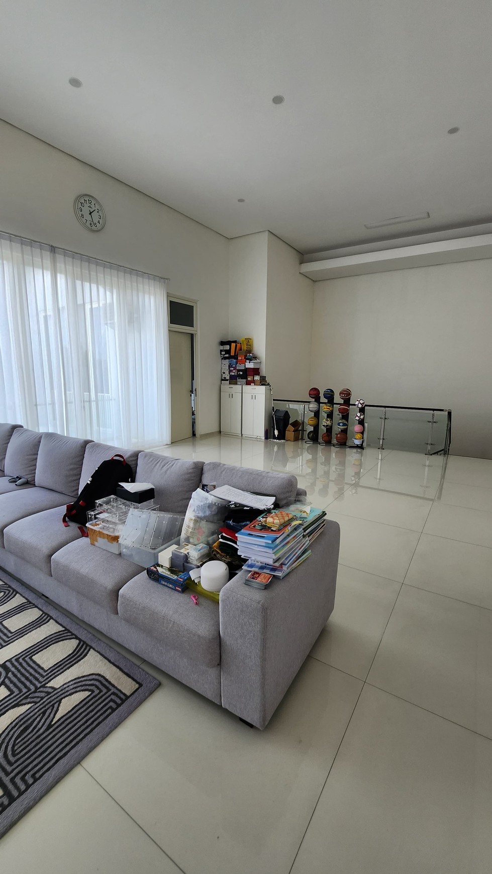 Dijual Rumah FULL FURNISHED Mewah Pakuwon Indah Surabaya Barat