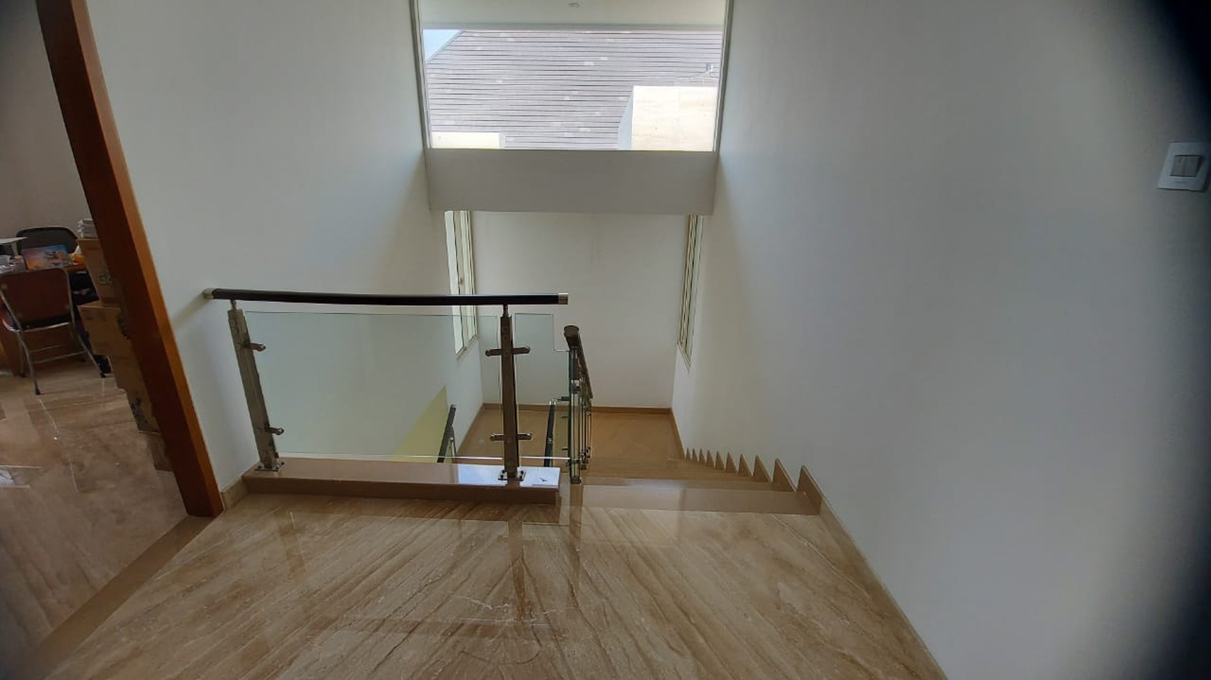 Dijual Rumah Split Level Design Full MARMER Graha Famili Siap Huni - Surabaya Barat