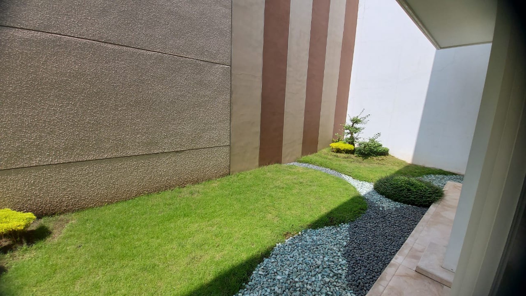 Dijual Rumah Split Level Design Full MARMER Graha Famili Siap Huni - Surabaya Barat