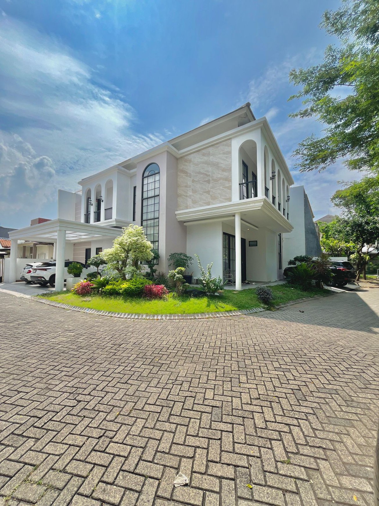 Super Murah Dijual Rumah + Kolam Renang Citraland Utama American Modern