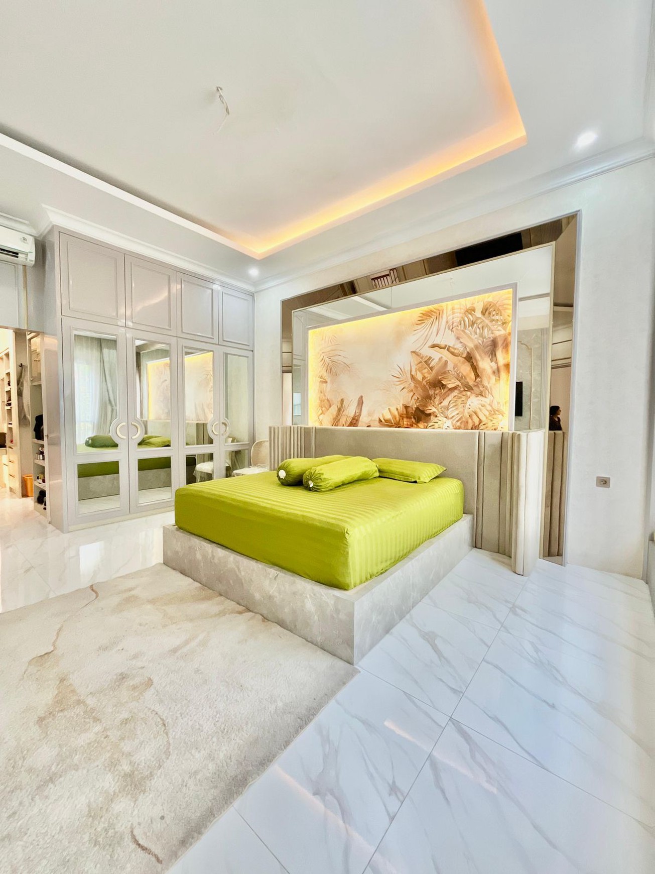 Super Murah Dijual Rumah + Kolam Renang Citraland Utama American Modern