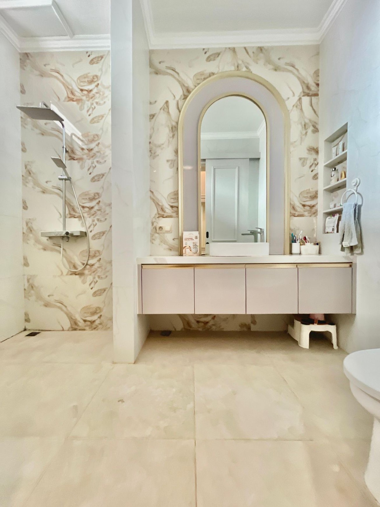 Super Murah Dijual Rumah + Kolam Renang Citraland Utama American Modern