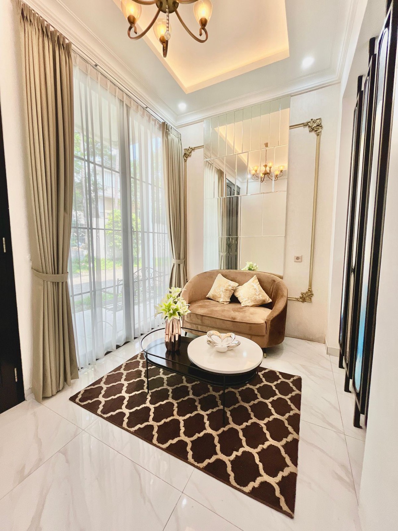 Super Murah Dijual Rumah + Kolam Renang Citraland Utama American Modern