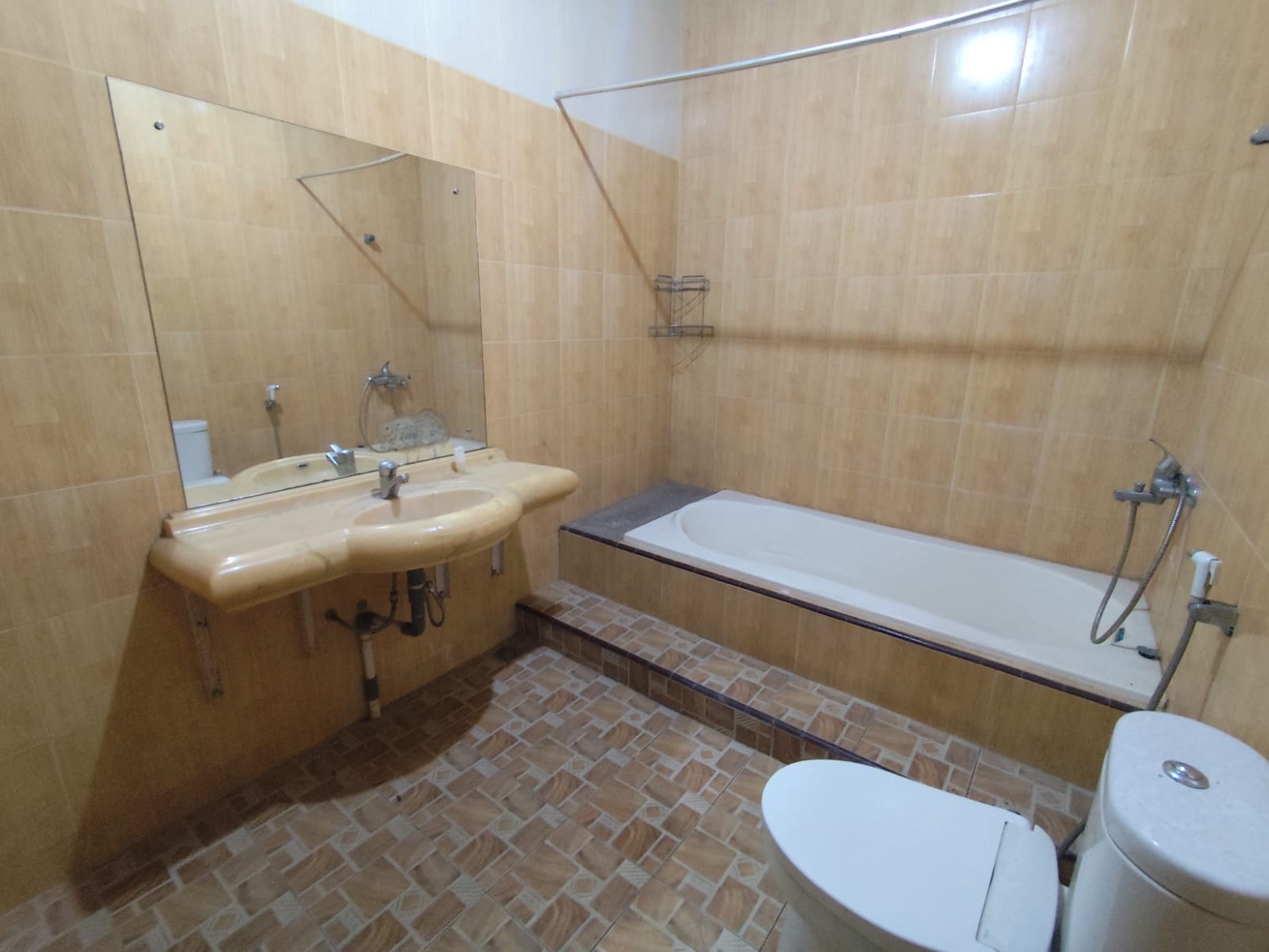 Rumah Tinggal 199 Meter Persegi Lokasi Dekat RS Hermina Maguwoharjo Depok Sleman