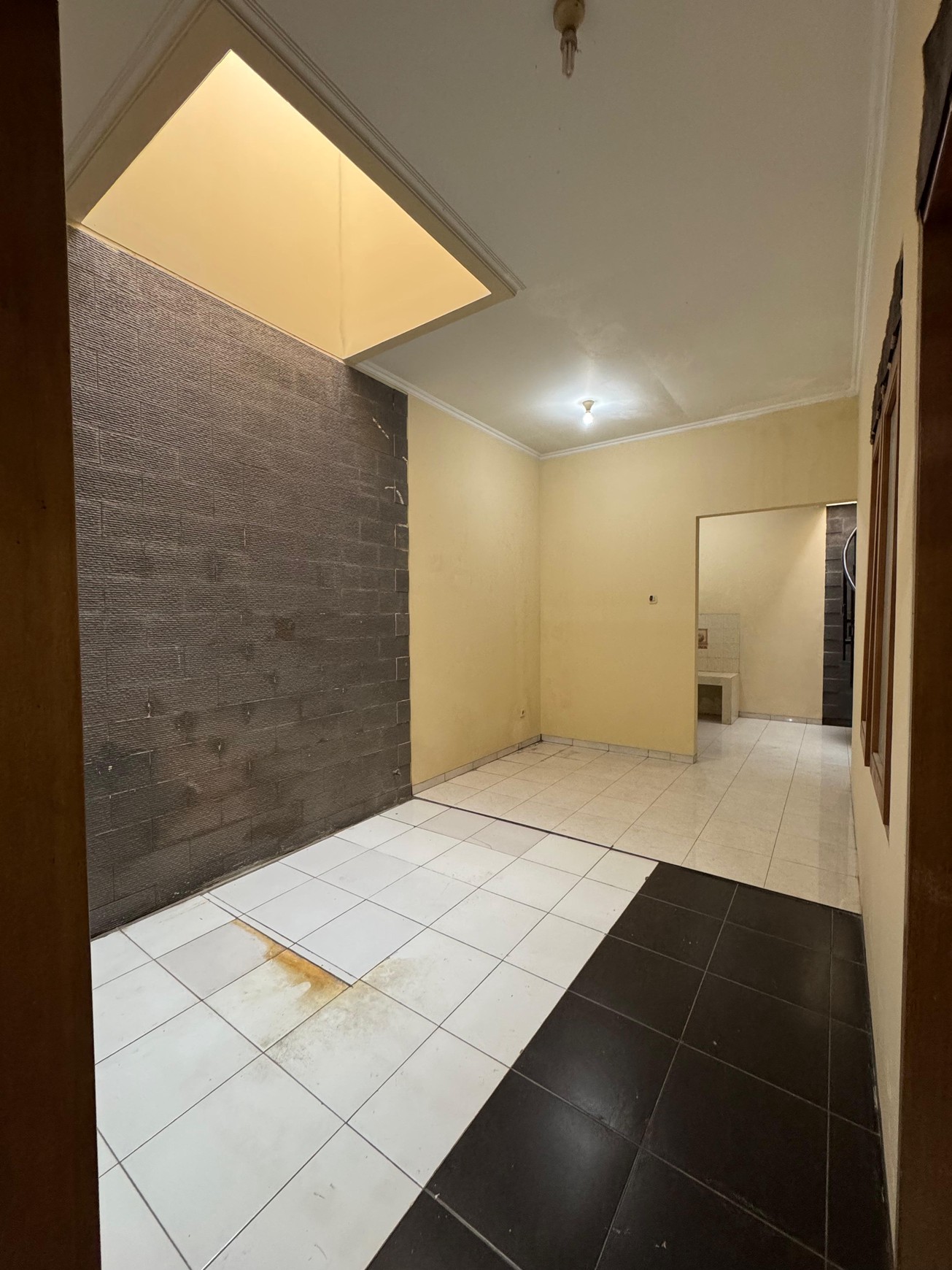 Disewakan Rumah Murah di Taman Holis Indah, Bandung