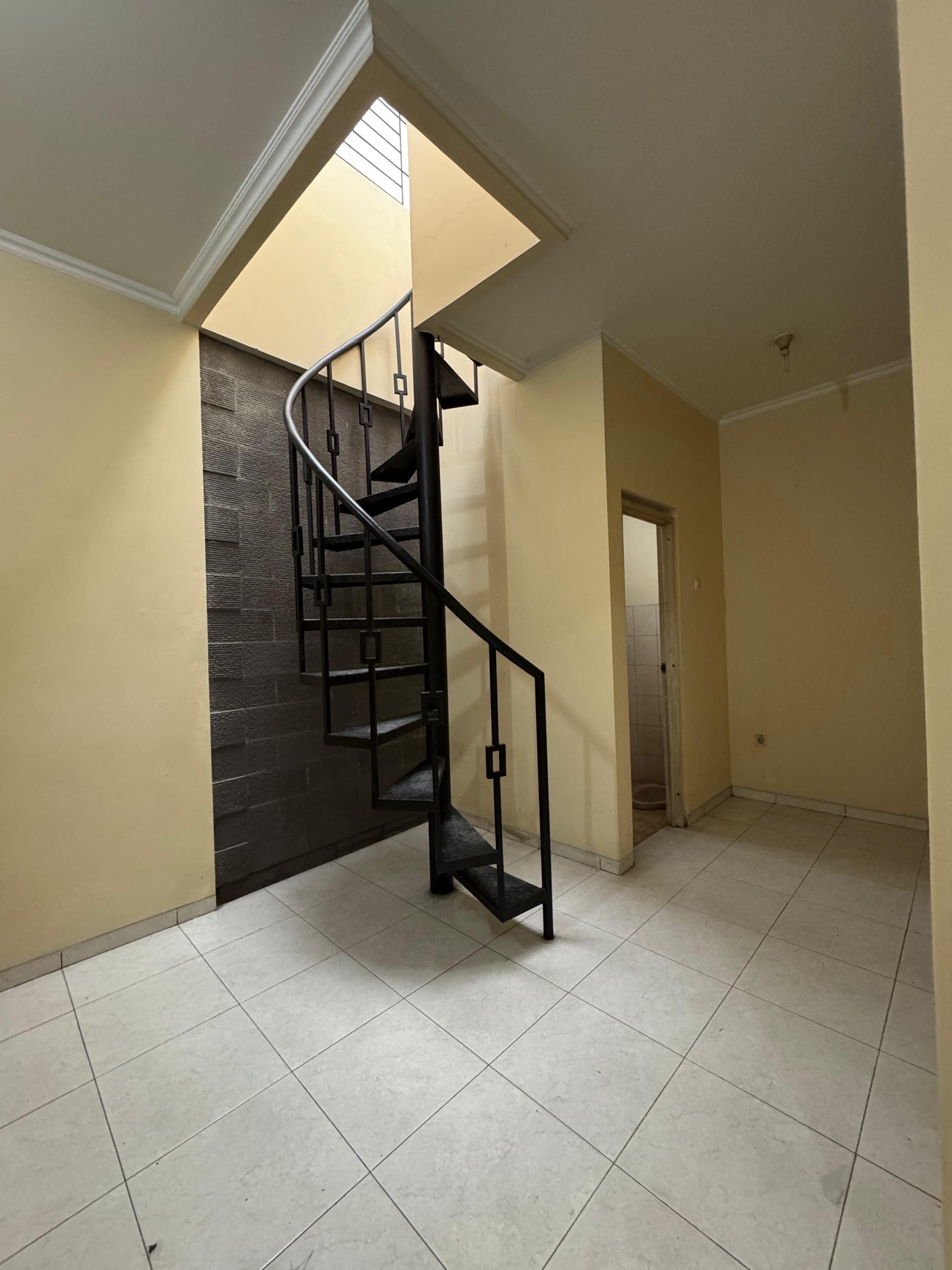 Disewakan Rumah Murah di Taman Holis Indah, Bandung