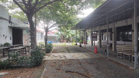 DISEWAKAN  Lahan + bangunan lokasi strategis di Pusat Kota Surabaya  Cocok untuk segala jenis usaha 