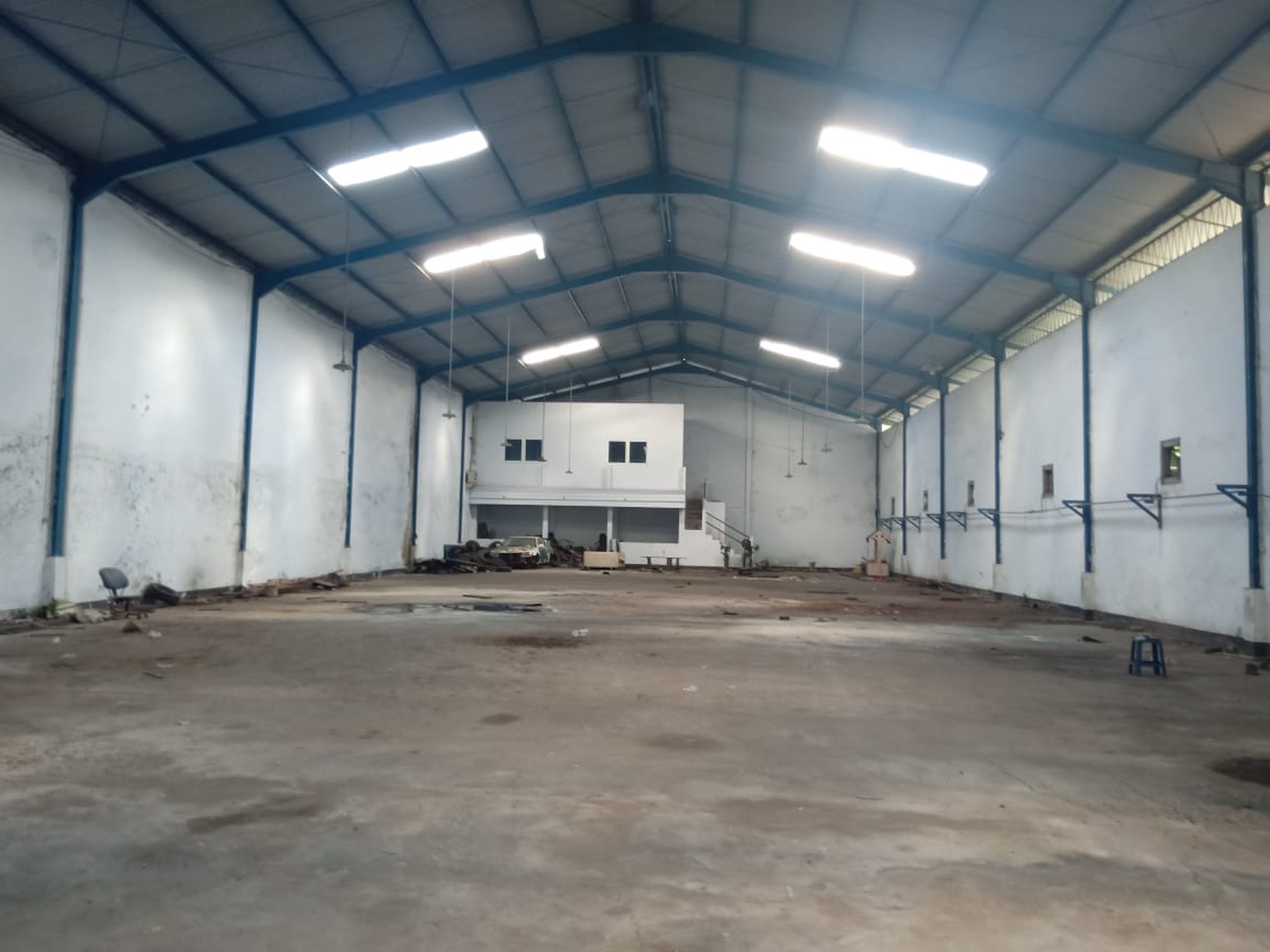 DIJUAL Gudang ex Showroom Jl. Wahidin Sudirohusodo Gresik